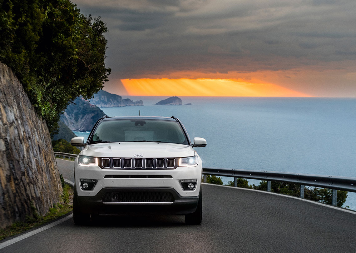 OP_161202_Jeep_Compass_00373_F2_RGB_1440x810.jpg