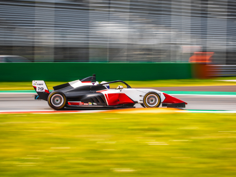 Abarth ao lado dos campeões do futuro na ADAC F4 e na F4 Britânica