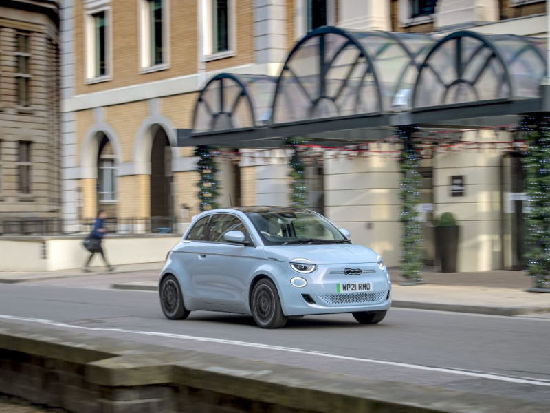 Novo 500 nomeado “best small electric car for the city” e “best convertible for value” nos Prémios What Car? de 2023