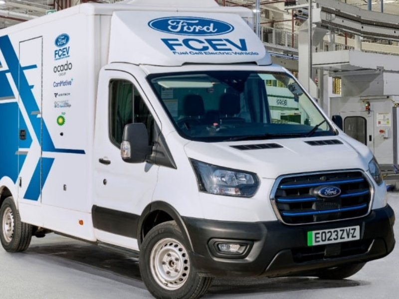 Ford explora testes a três anos com comunidades E-Transit a células de combustível a hidrogénio