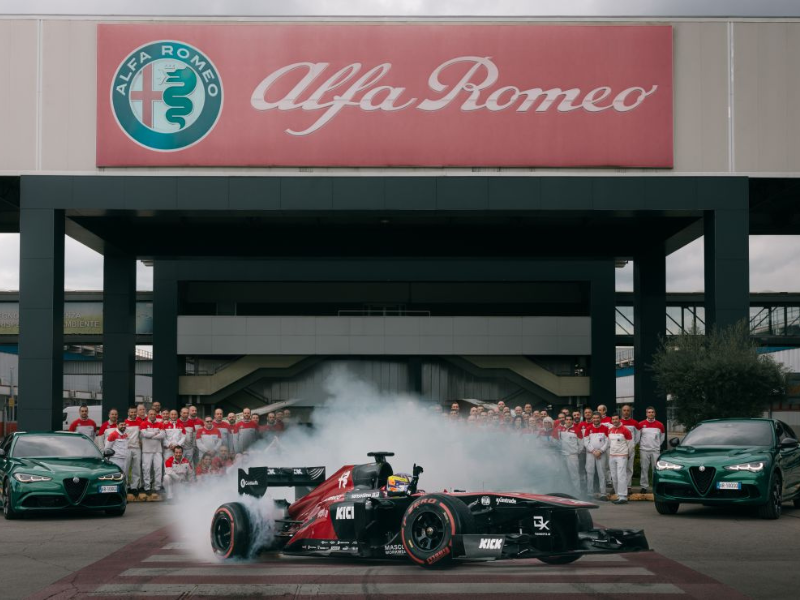 Alfa Romeo repete a celebração