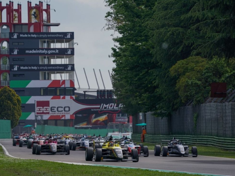 Arranque da temporada 2023 de Fórmula 4 do Escorpião em Itália, Reino Unido e Brasil  